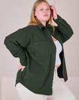 Twill Overshirt in Swamp Green side view on Juliet