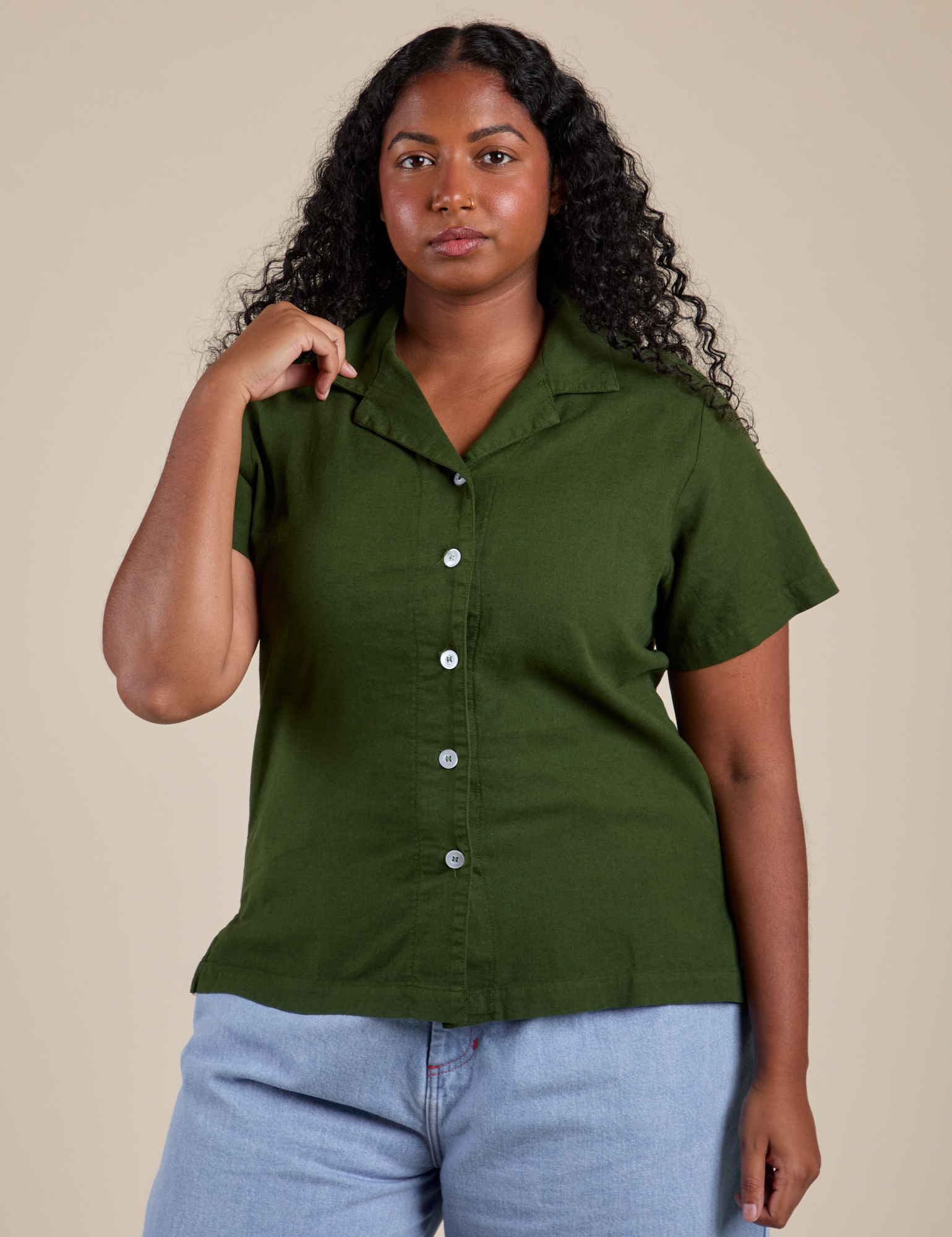 Buttoned up Pantry Button-Up in Evergreen on Meghna