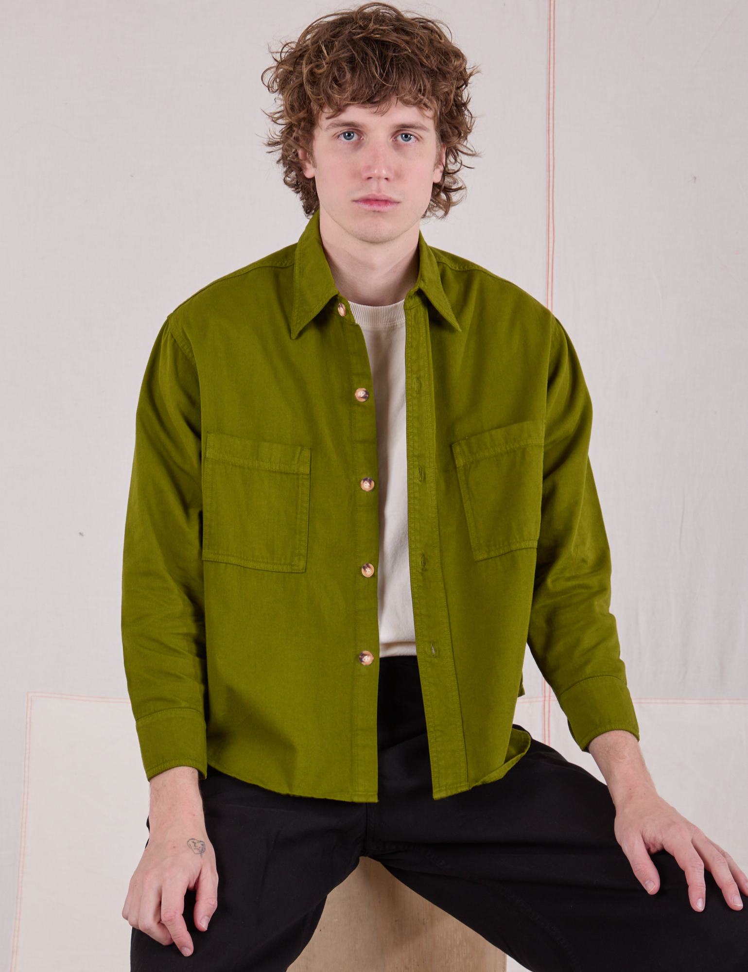 Cropped Overshirt in Summer Olive worn by Quinn