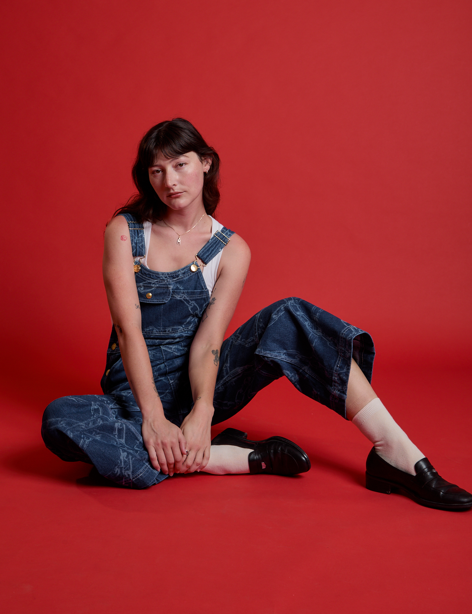 Carpenter Overalls in Chain Link worn by Alex