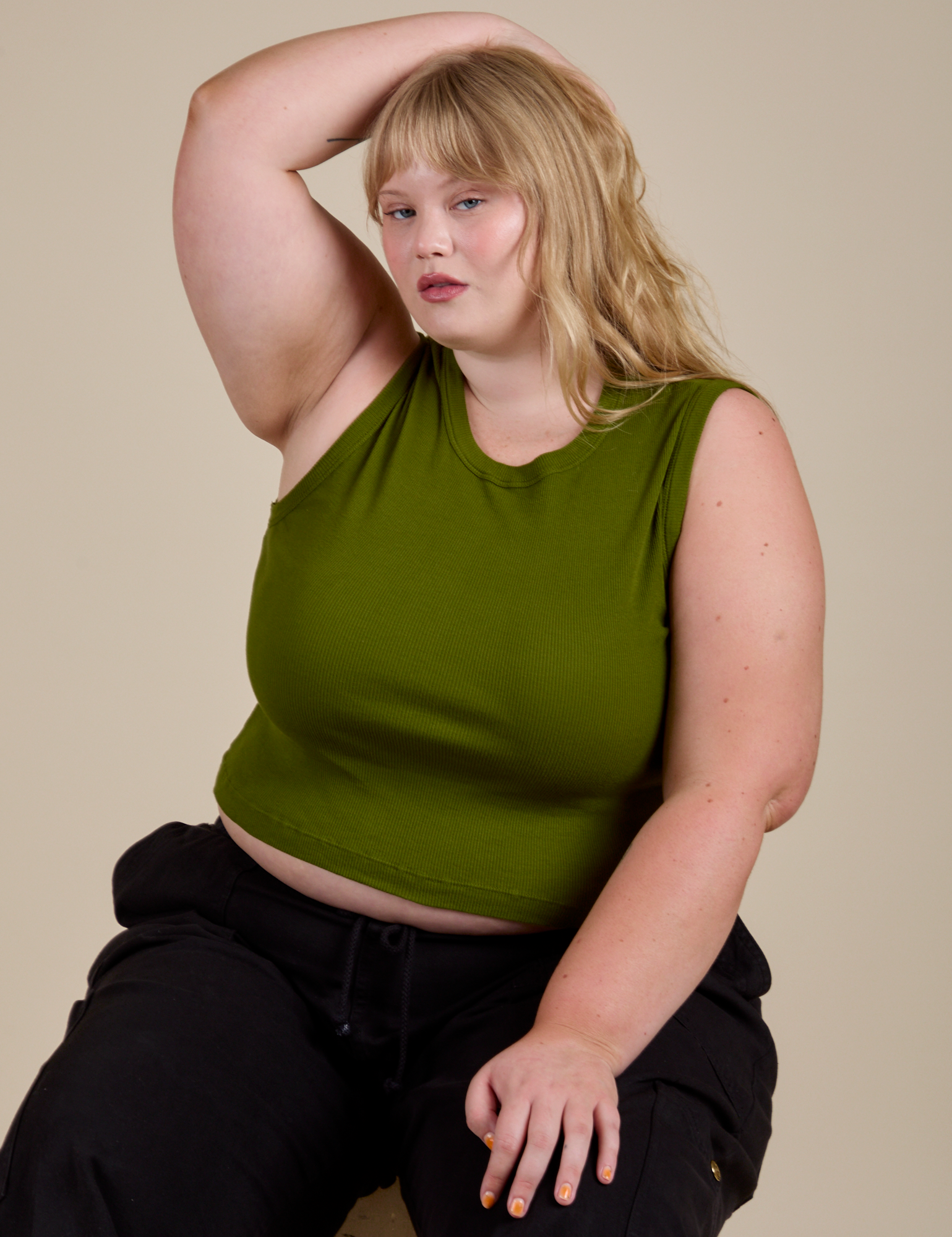 Muscle Tee in Summer Olive worn by Juliet