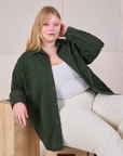 Twill Overshirt in Swamp Green worn by Juliet