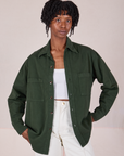 Cheyann is 5’11” and wearing XS Twill Overshirt in Swamp Green