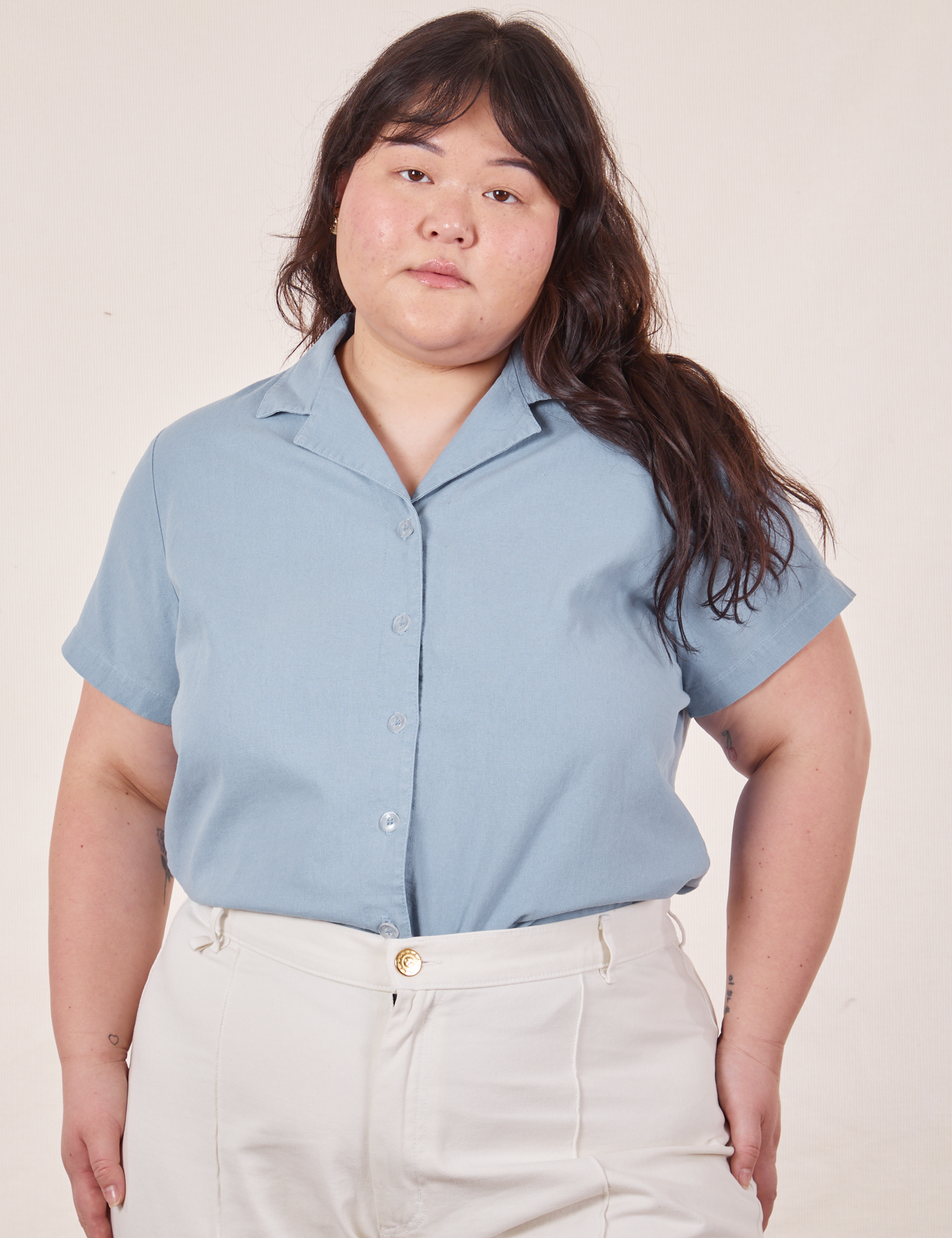 Ashley is wearing Pantry Button-Up in Periwinkle