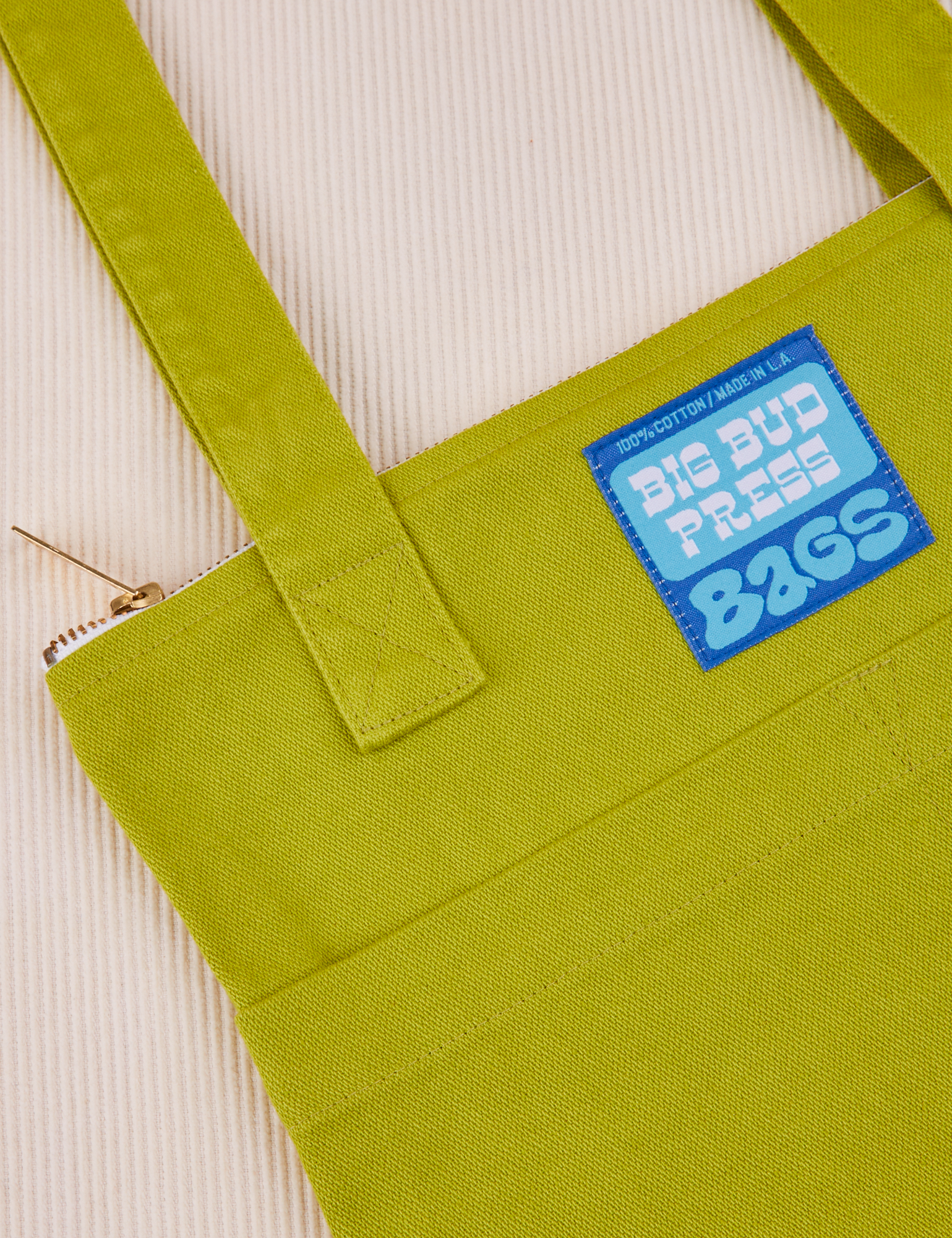 Over-Shoulder Zip Mini Tote in Gross Green close up