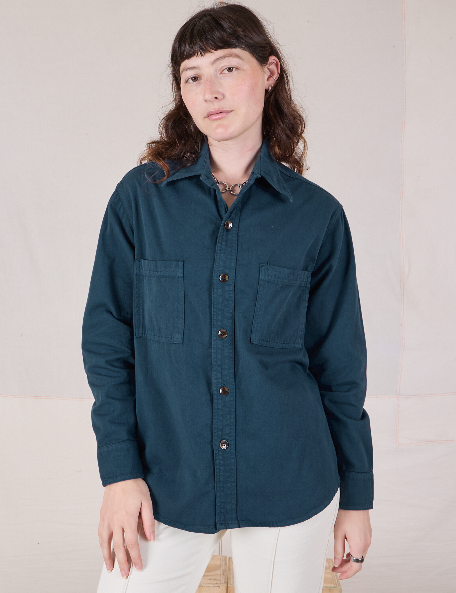 Alex is 5’8” and wearing P Twill Overshirt in Lagoon