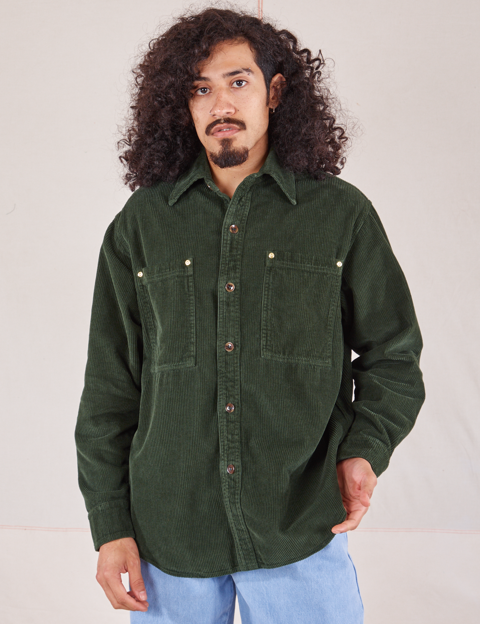 Jesse is 5&#39;8&quot; and wearing XS Corduroy Overshirt in Swamp Green