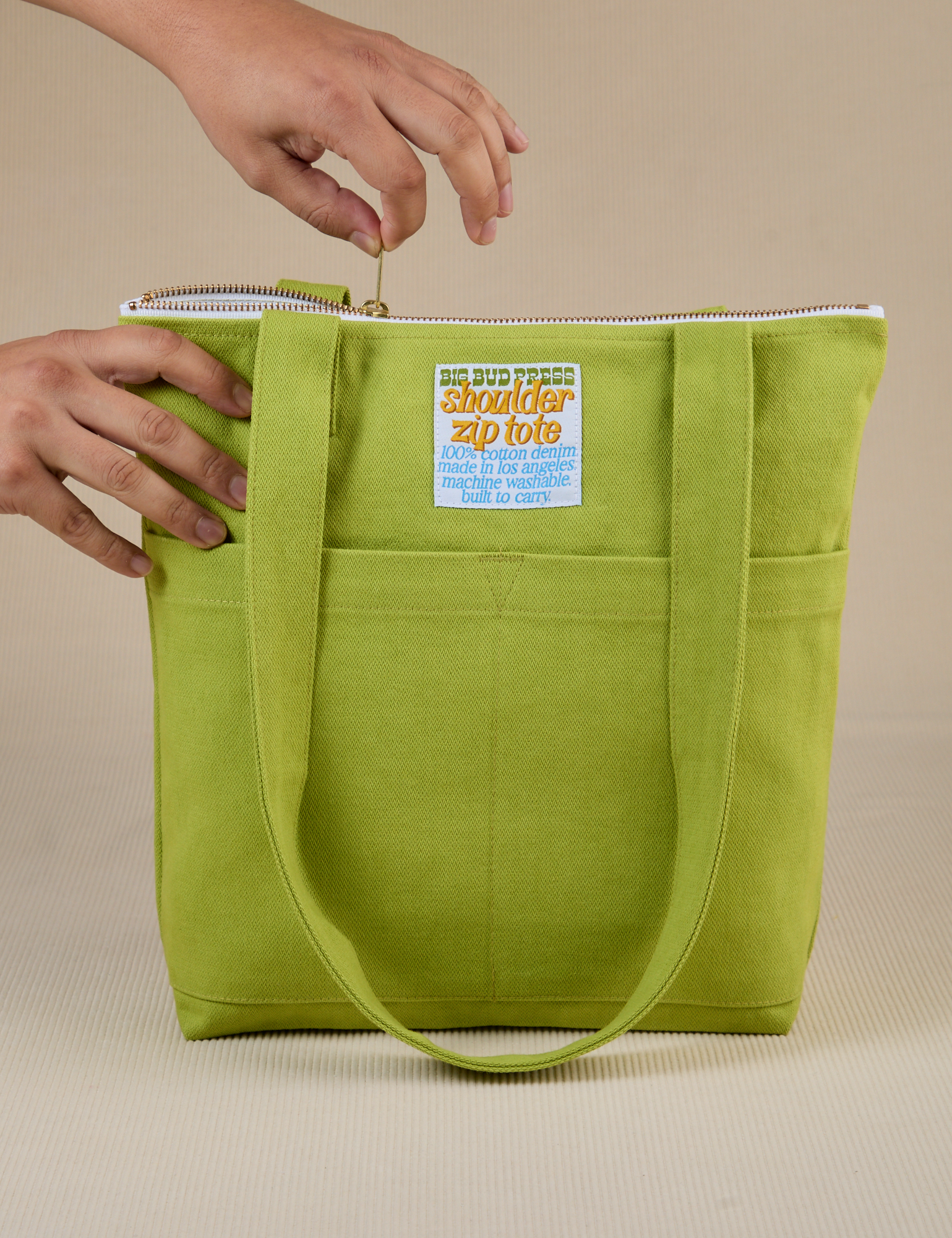 Over-Shoulder Zip Mini Tote in Gross Green