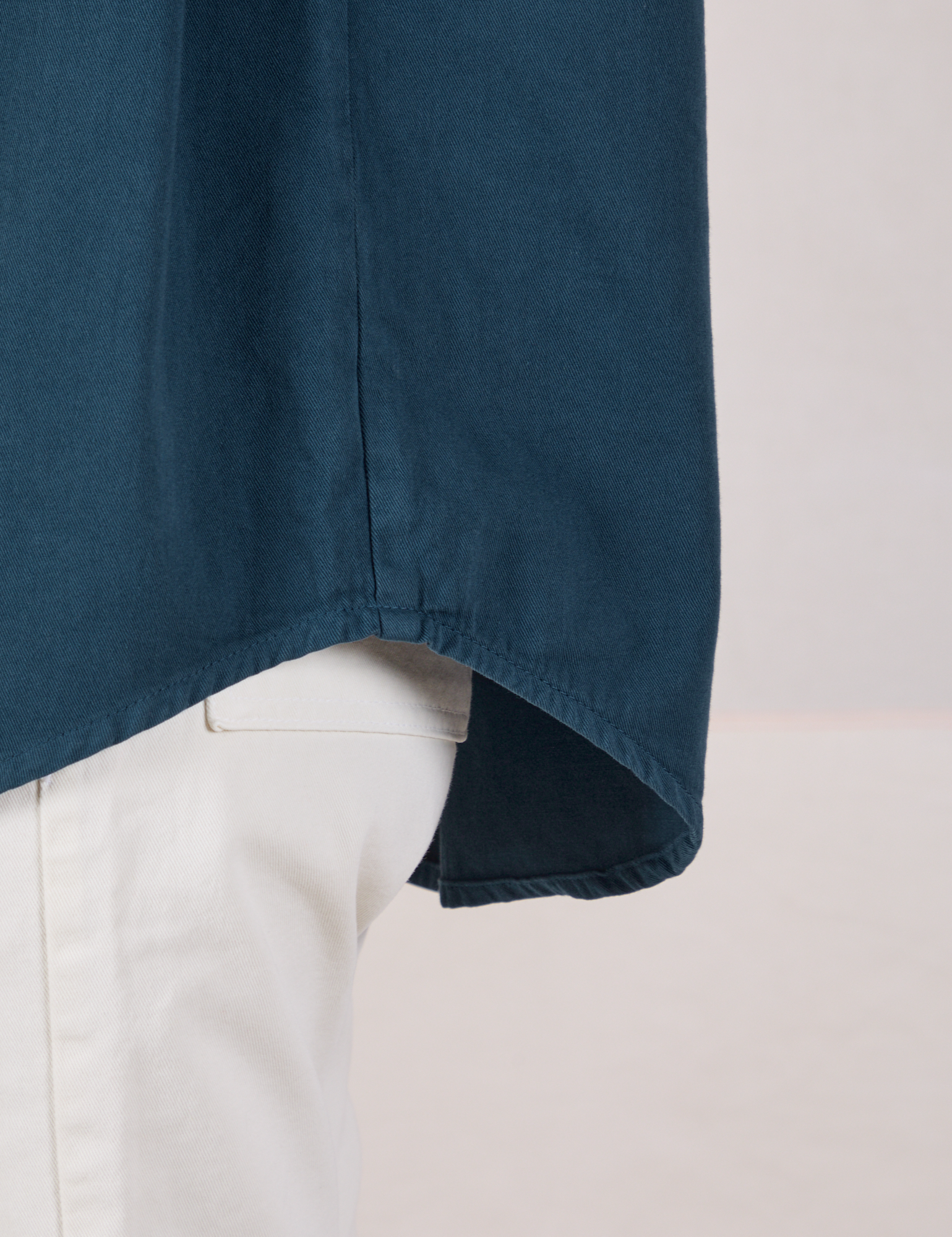 Twill Overshirt in Lagoon bottom hem close up