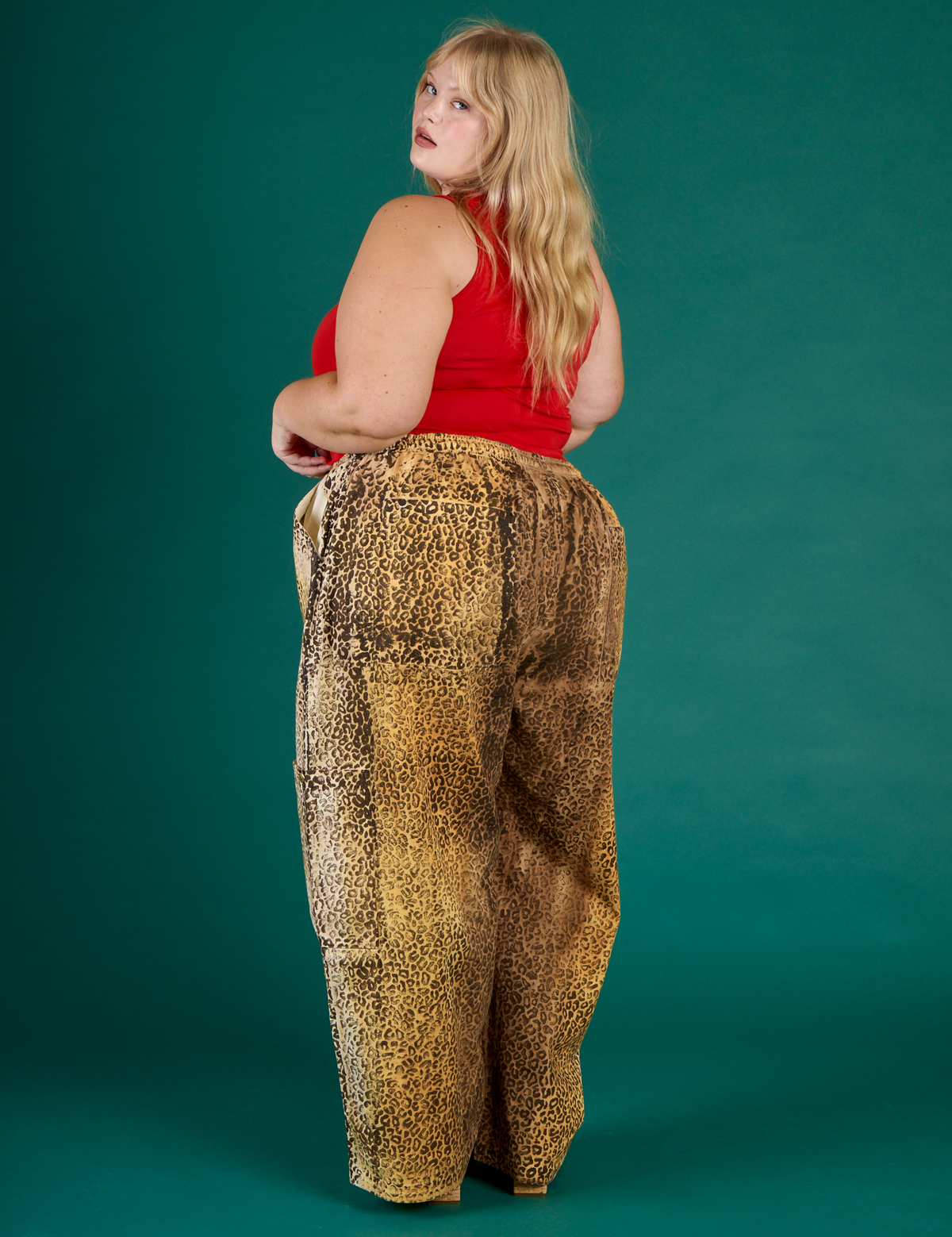 Angled back view of the Leopard Drop Pocket Pant on Juliet