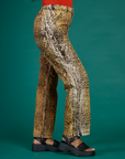 Side view of the Leopard Work Pant on Kandia