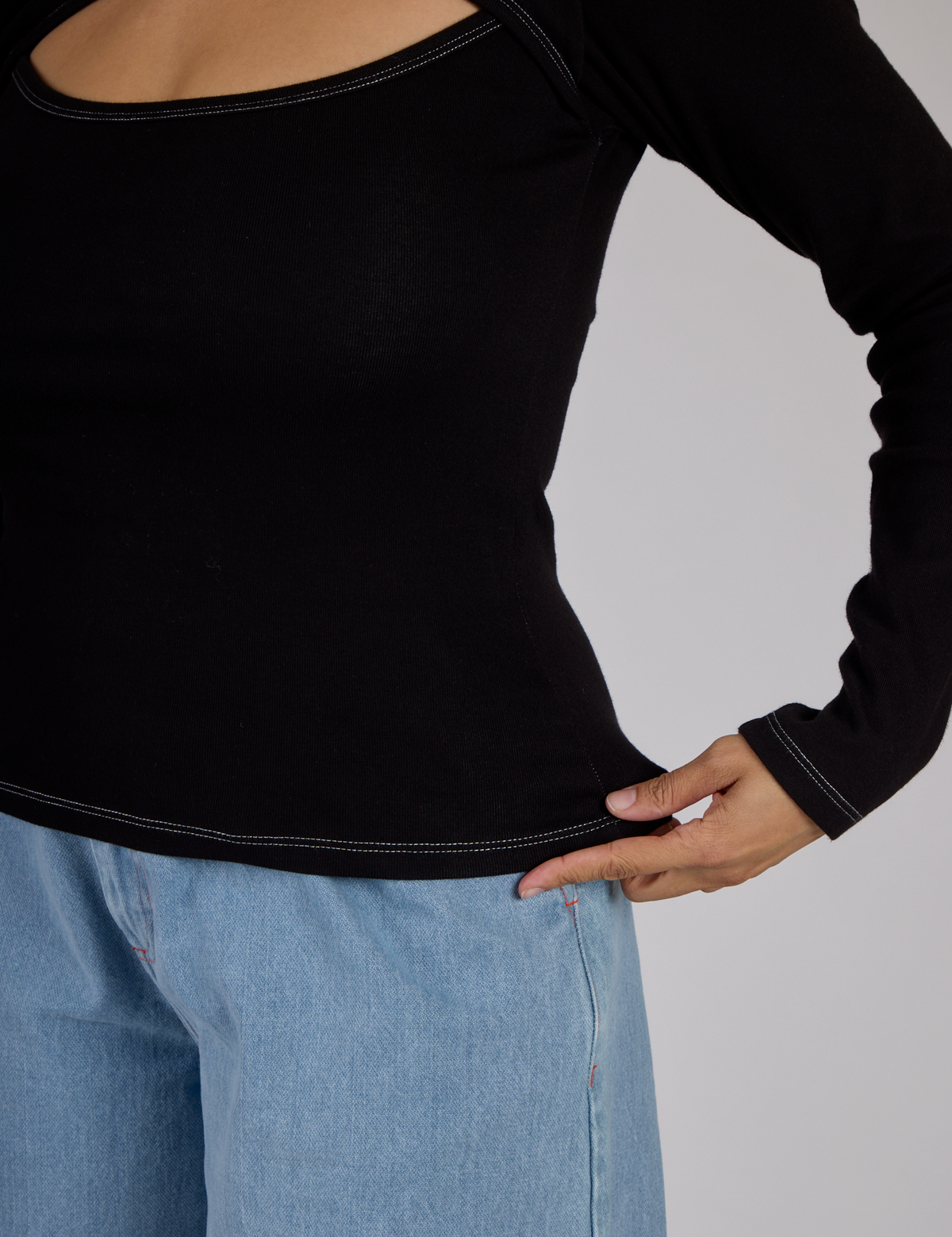Porthole Long Sleeve Tee - Basic Black