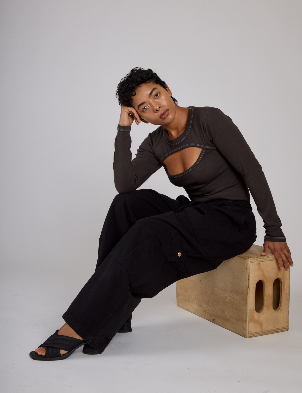 Porthole Long Sleeve Tee - Espresso Brown