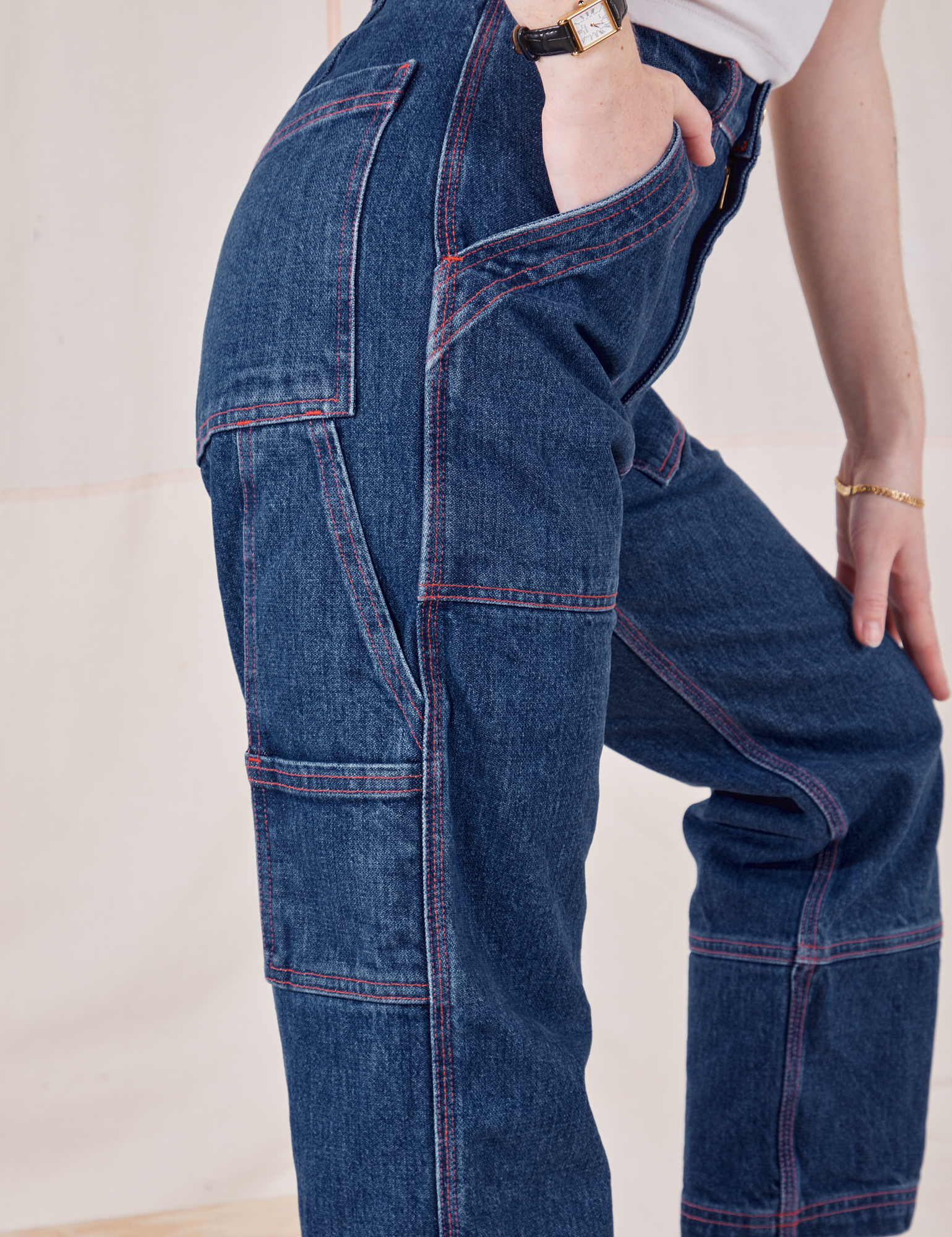 Petite Carpenter Jeans in Dark Wash side view close up on Hana