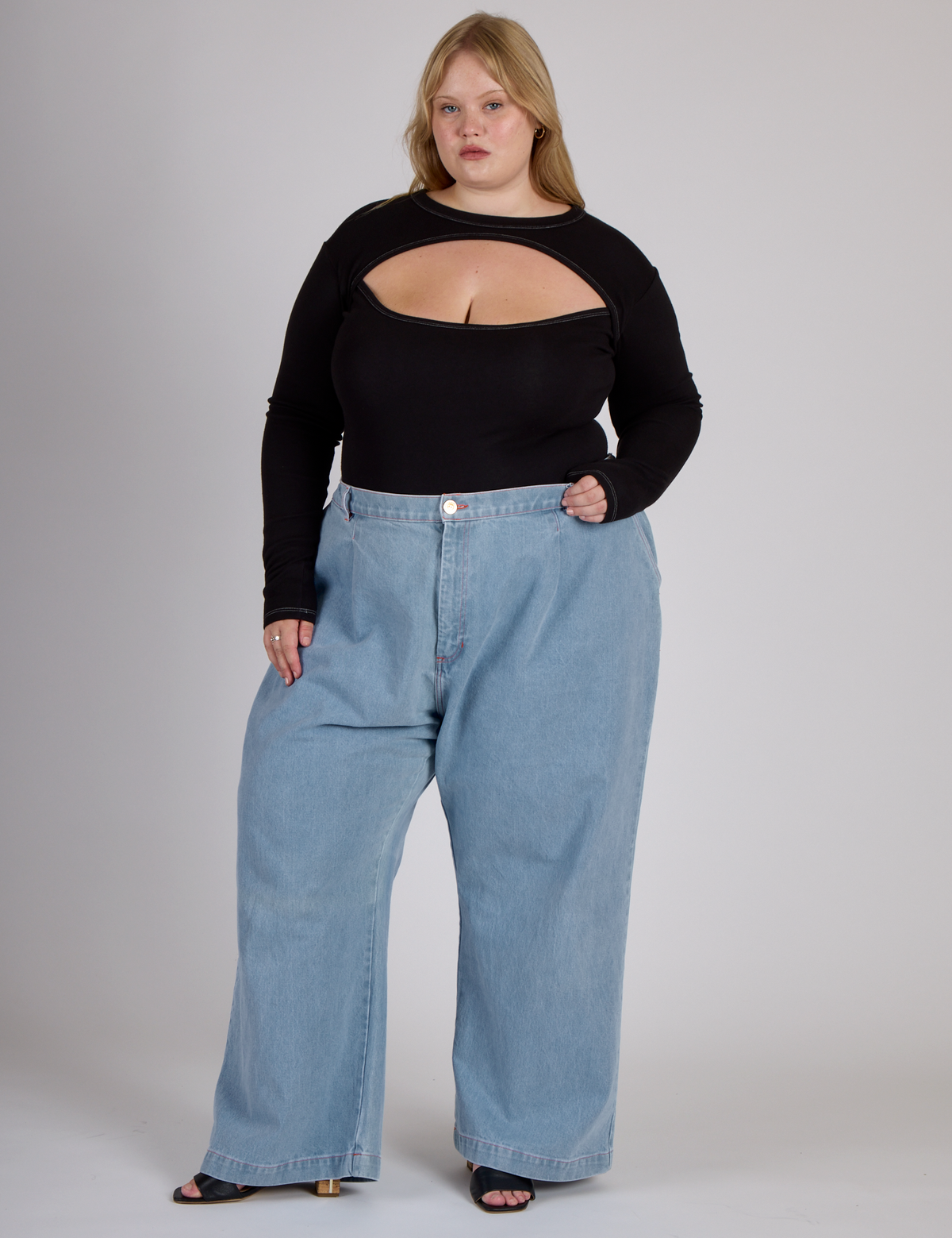 Porthole Long Sleeve Tee - Basic Black