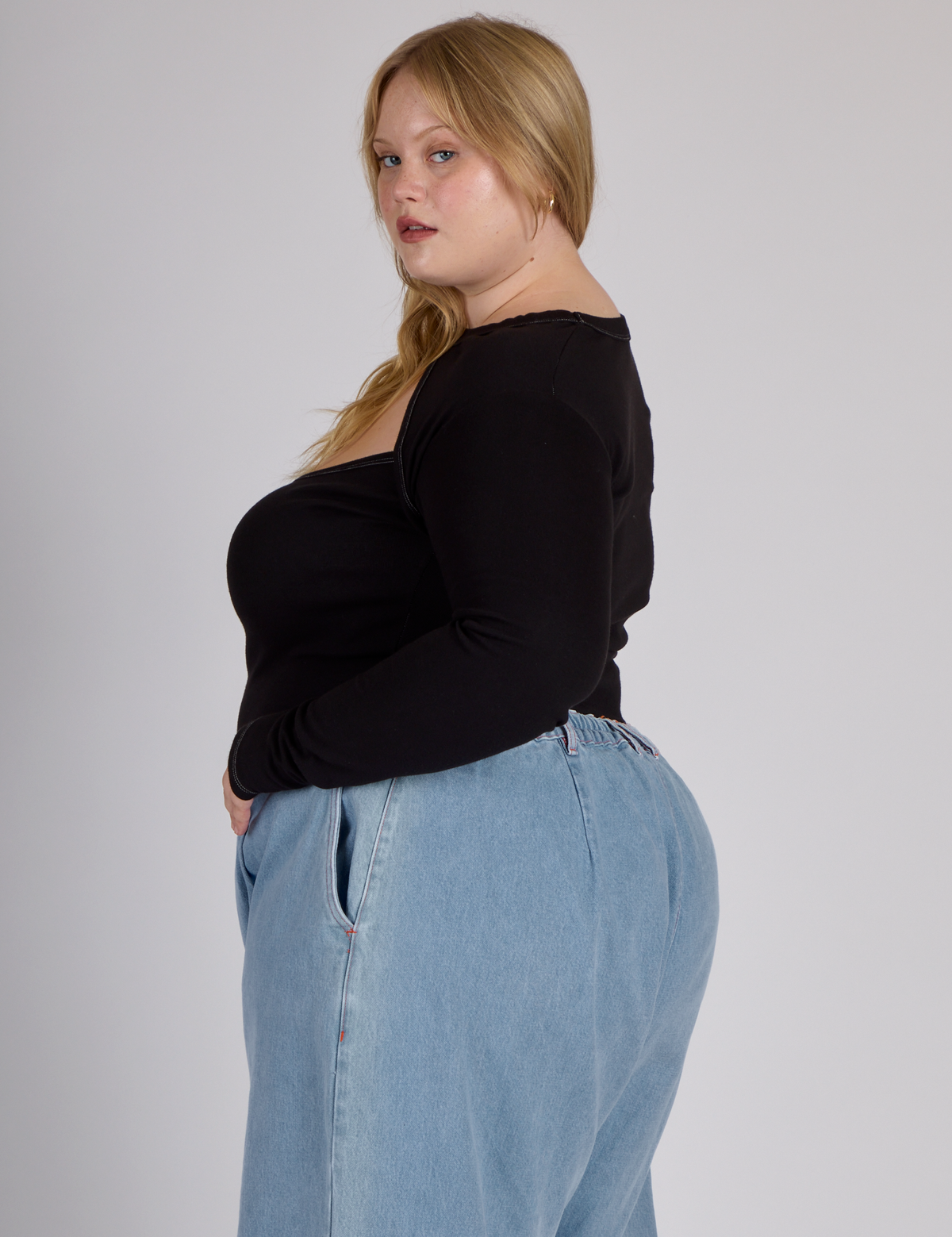Porthole Long Sleeve Tee - Basic Black
