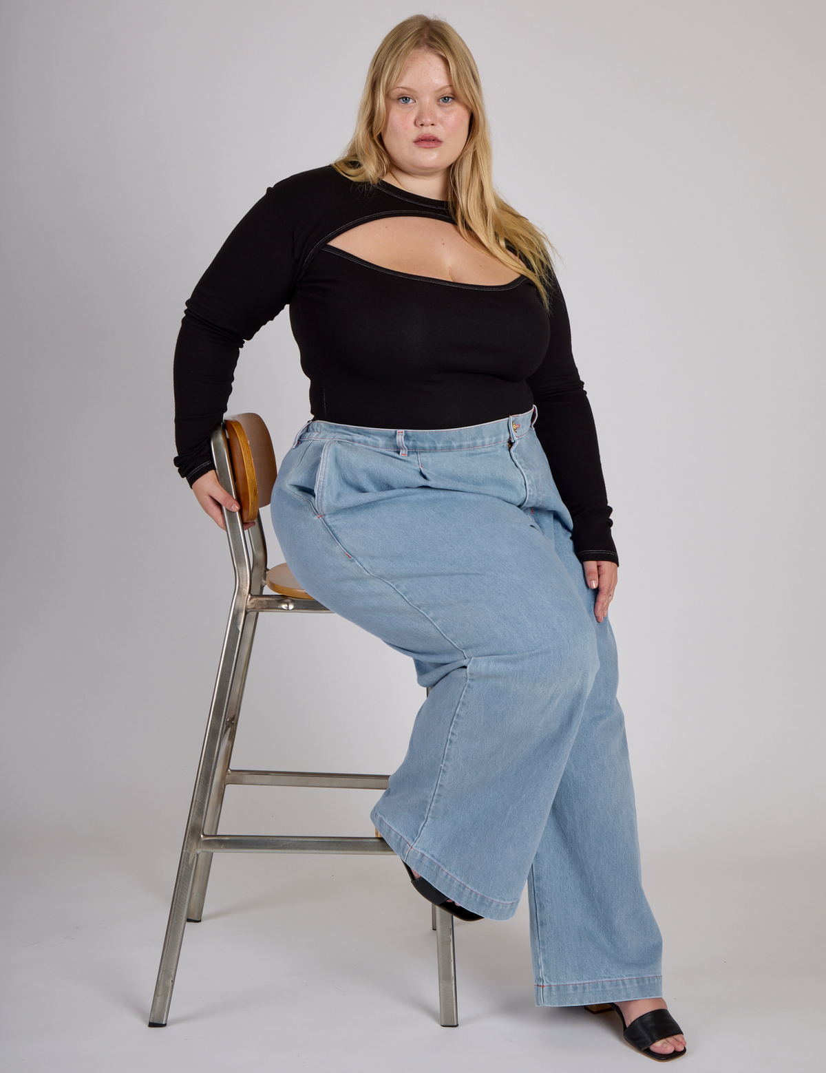 Porthole Long Sleeve Tee - Basic Black