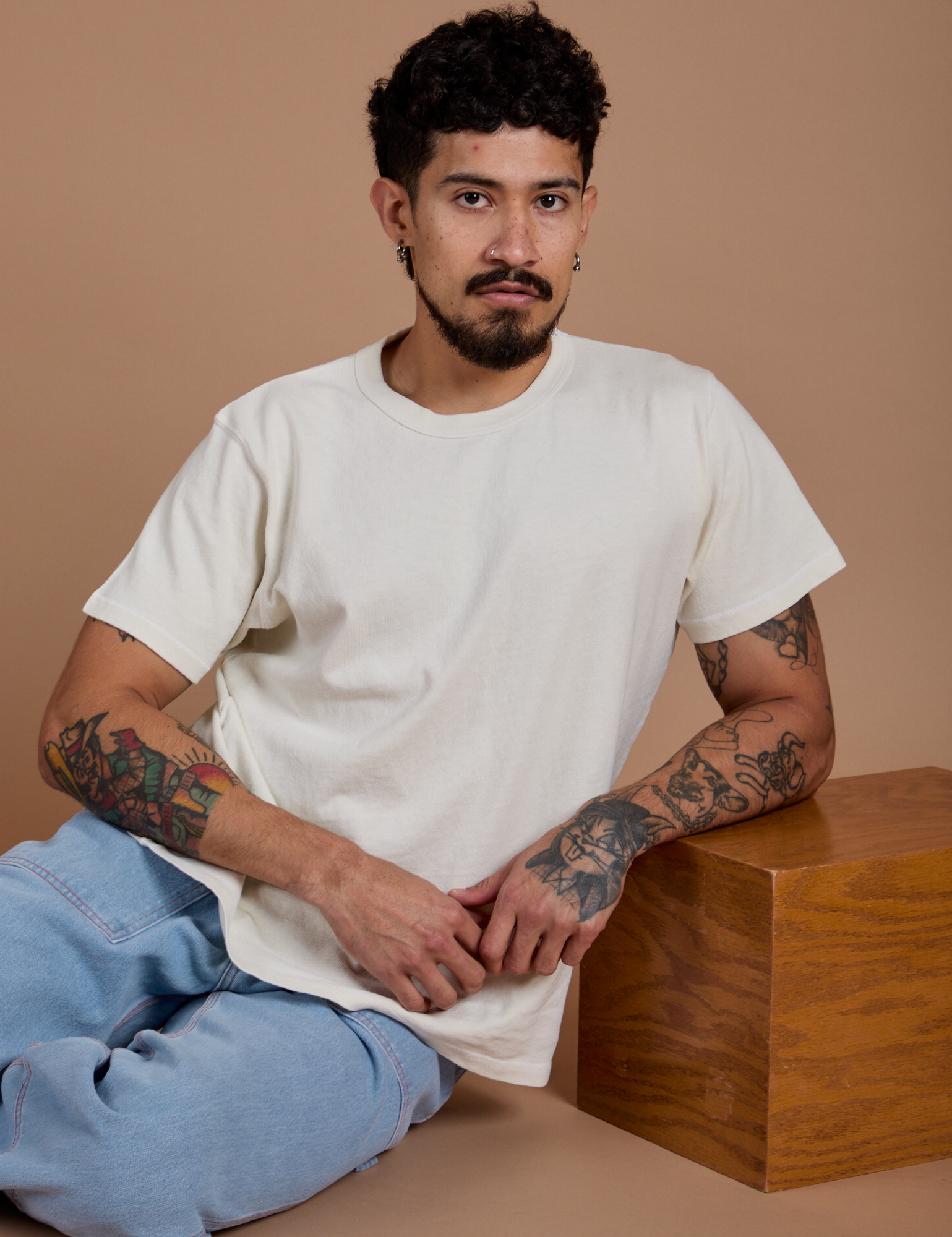 Burly Tee in Vintage Tee White worn by Jesse