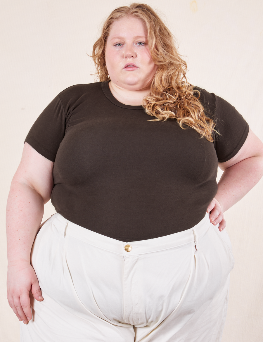 Catie is wearing size 3XL Baby Tee in Espresso Brown