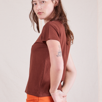 The Organic Vintage Tee in Fudgesicle Brown side view on Alex