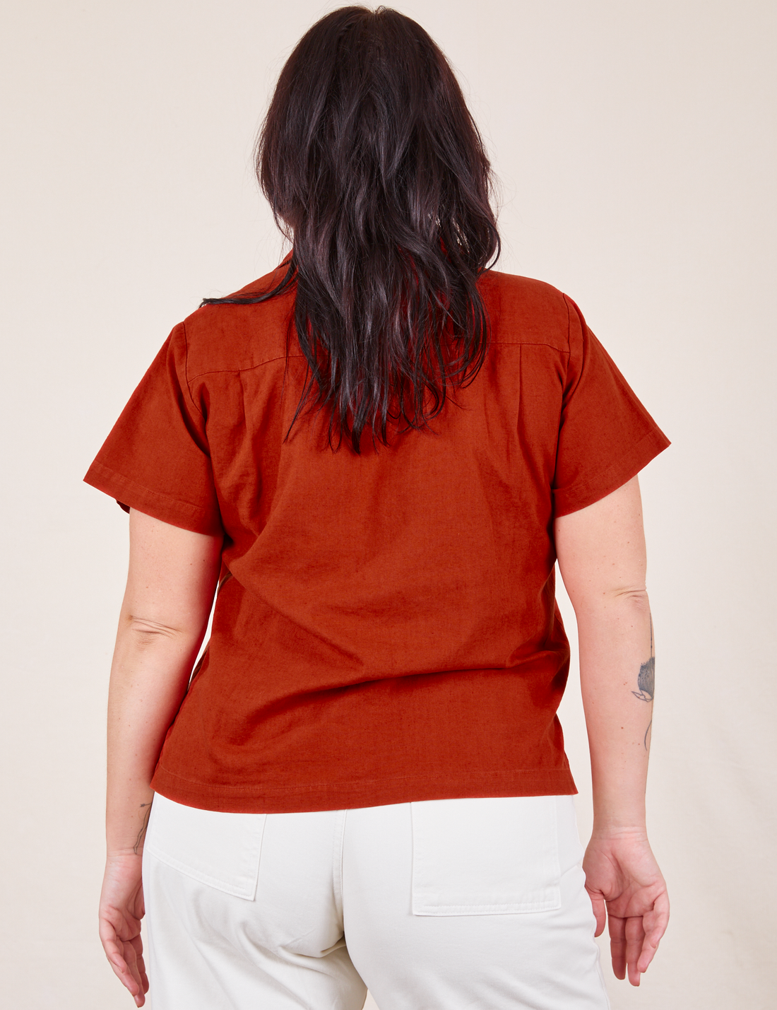 Pantry Button-Up in Paprika back view on Faye wearing vintage off-white Western Pants