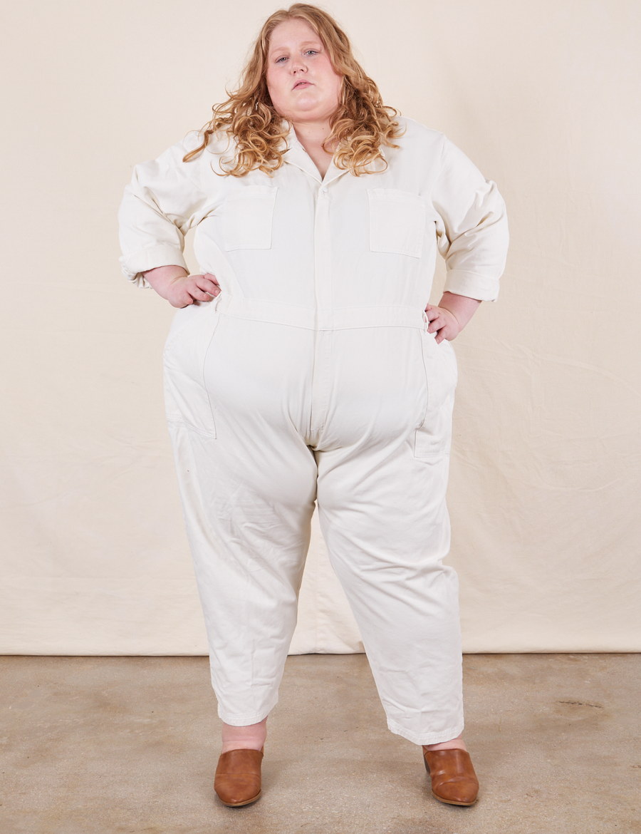 Catie is 5'11" and wearing 5XL Everyday Jumpsuit in Vintage Tee Off-White