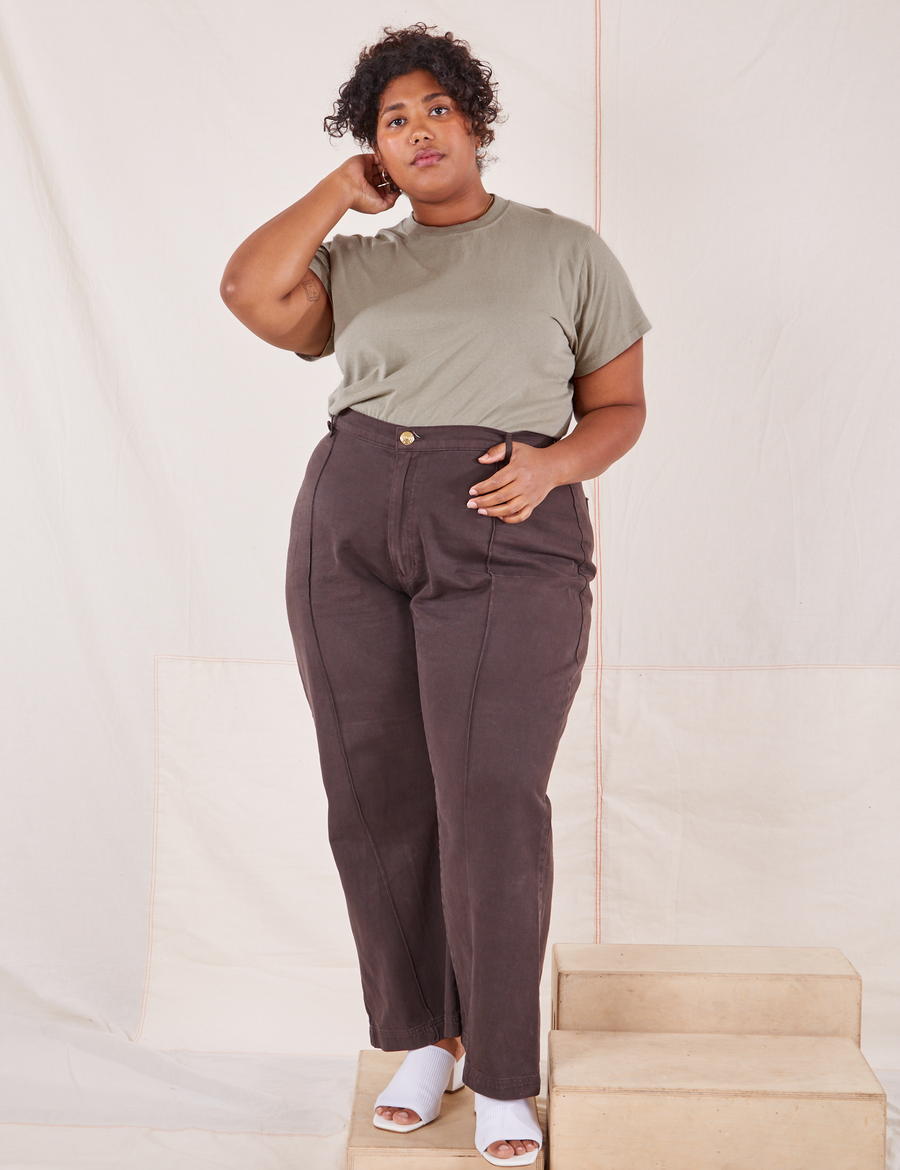 The Organic Vintage Tee in Khaki Grey on Morgan wearing espresso brown Western Pants