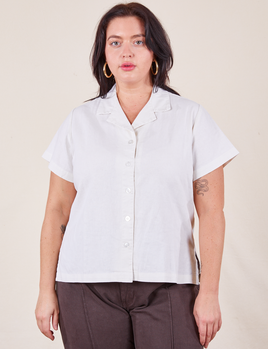 Pantry Button-Up in Vintage Tee White on Faye wearing espresso brown Western Pants