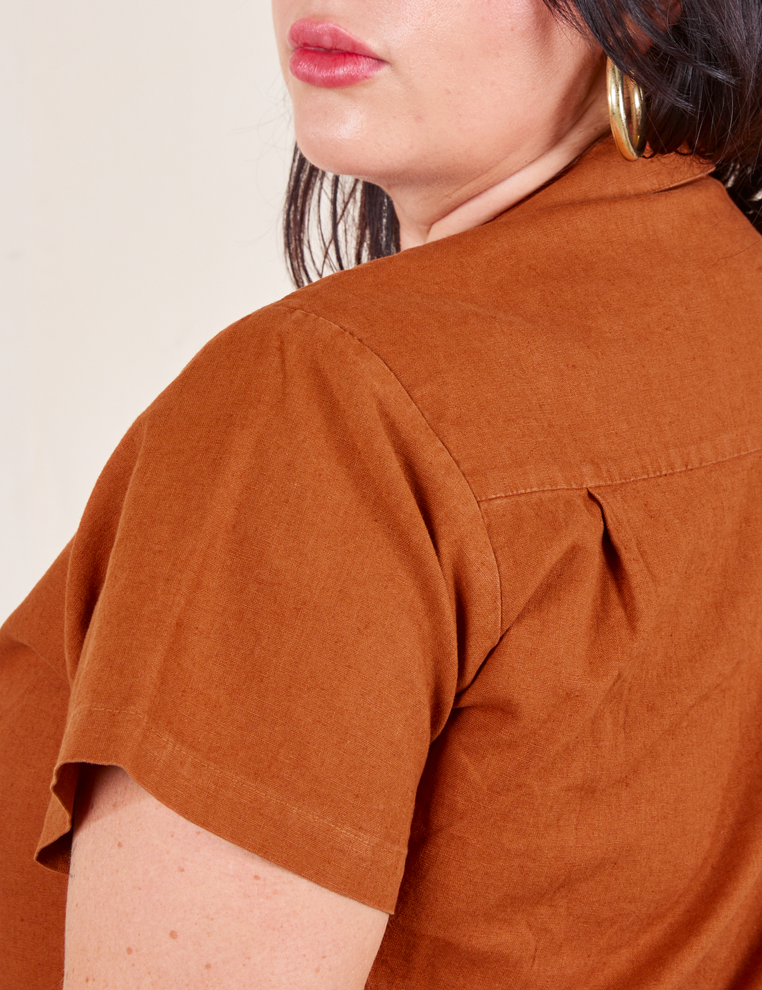 Pantry Button-Up in Burnt Terracotta back shoulder close up on Faye