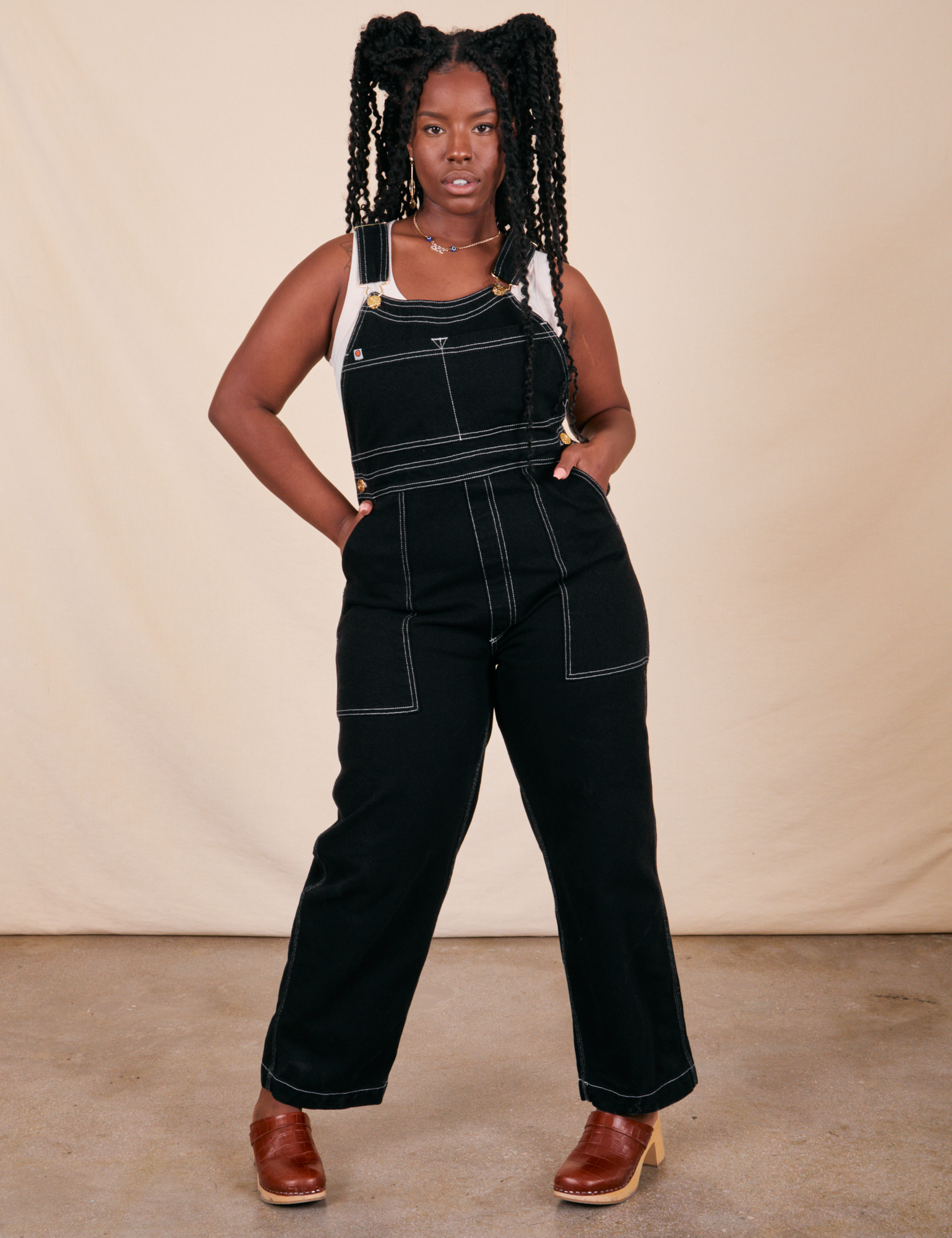 Shai is 5&#39;5&quot; and wearing M Original Overalls in Basic Black