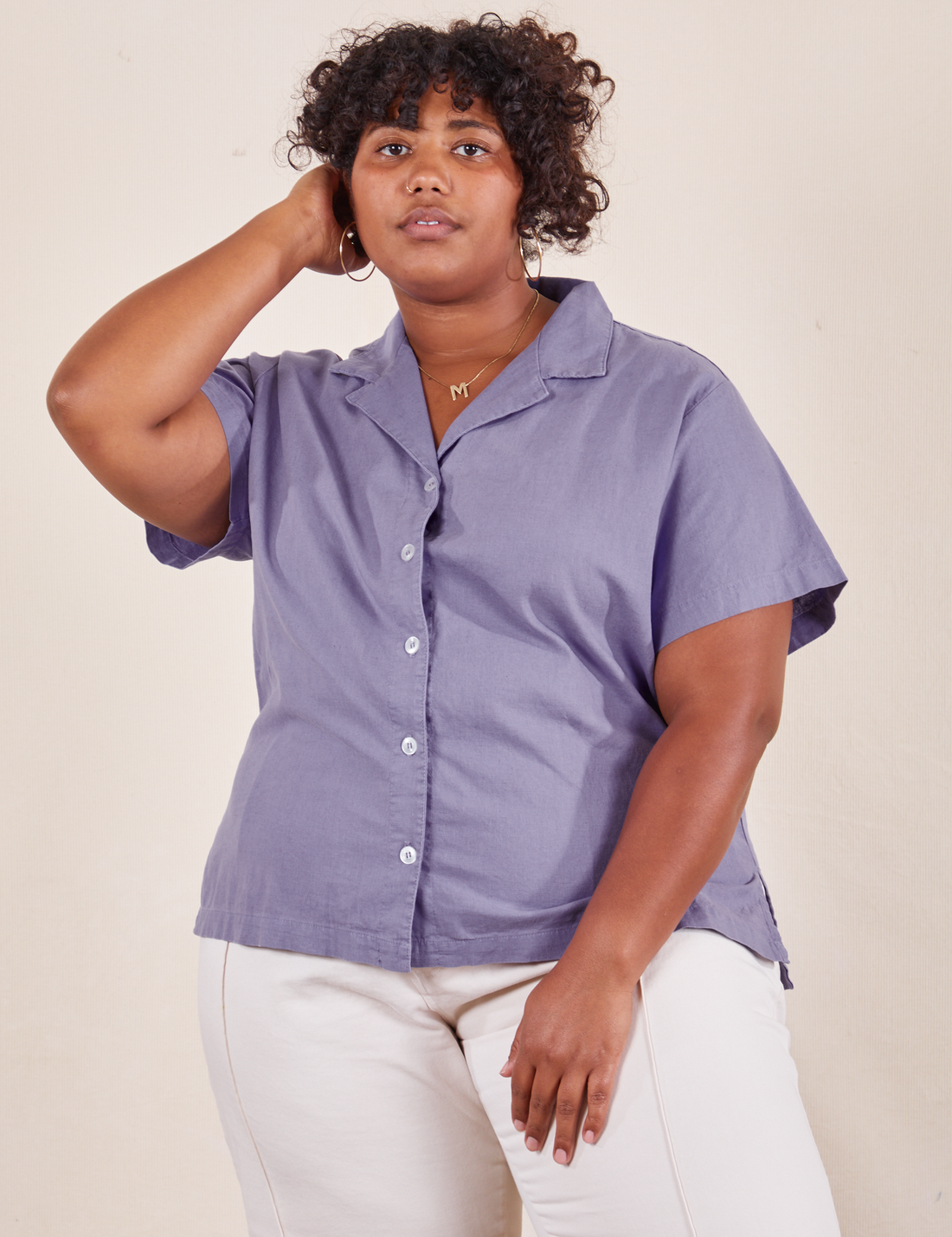Morgan is wearing 1XL Pantry Button-Up in Faded Grape