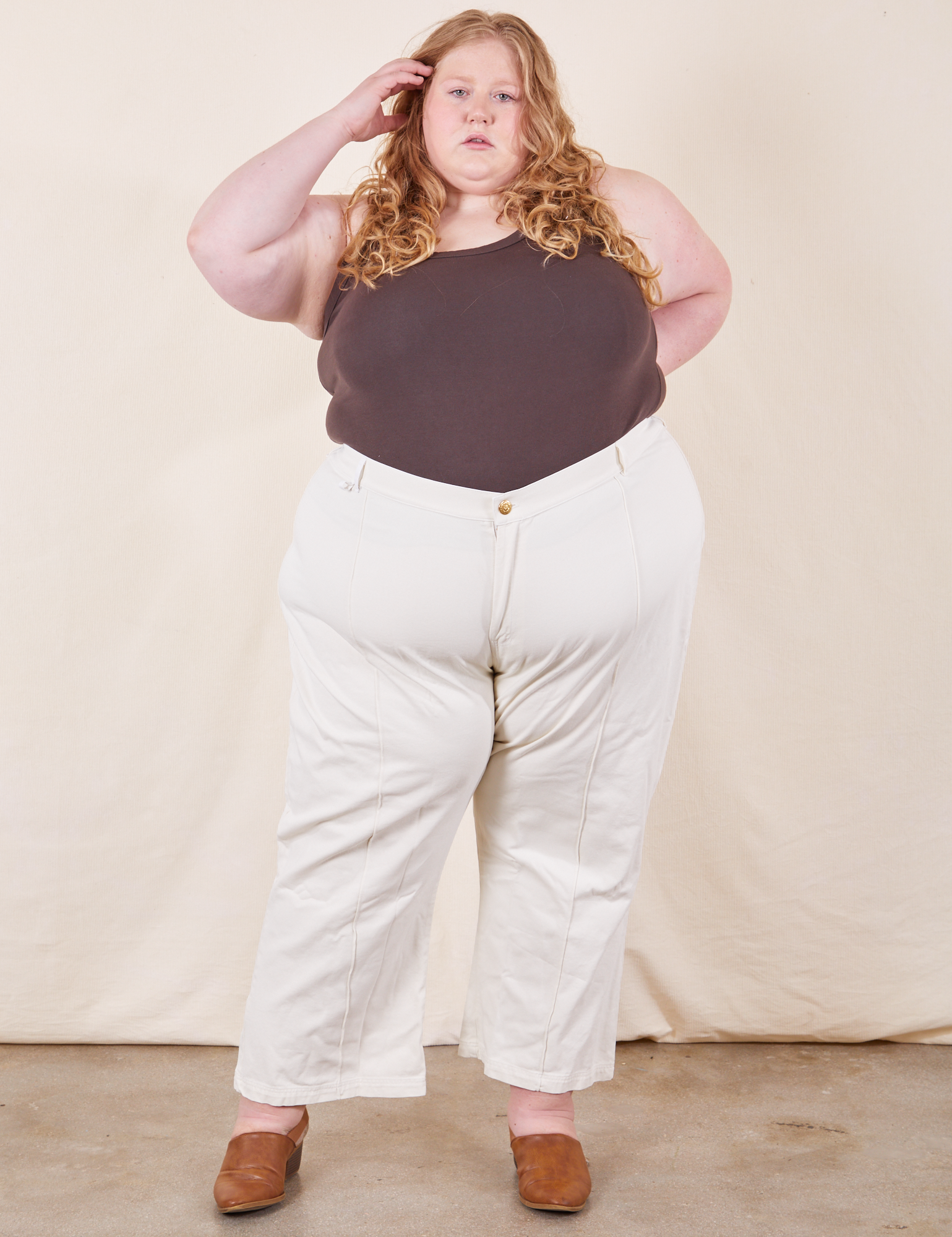 Catie is 5&#39;11&quot; and wearing 5XL Western Pants in Vintage Tee Off-White paired with espresso brown Tank Top