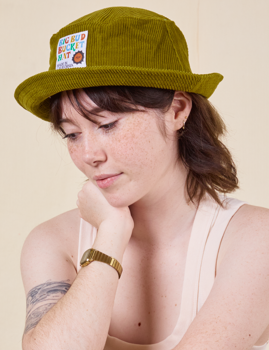 Big Bud Bucket Hat in olive green worn by Hana