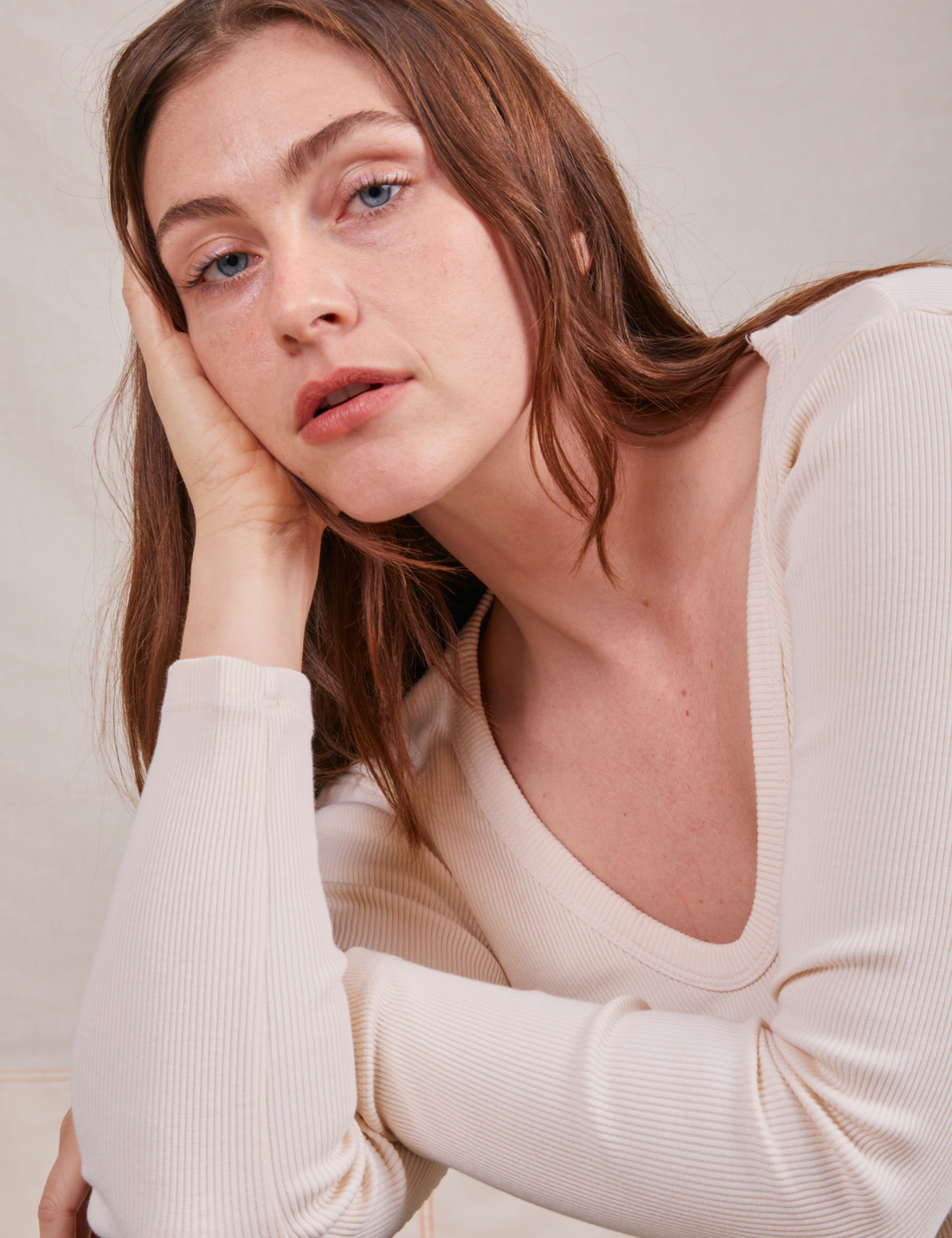 Long Sleeve V-Neck Tee in Vintage Tee Off-White on Allison close up